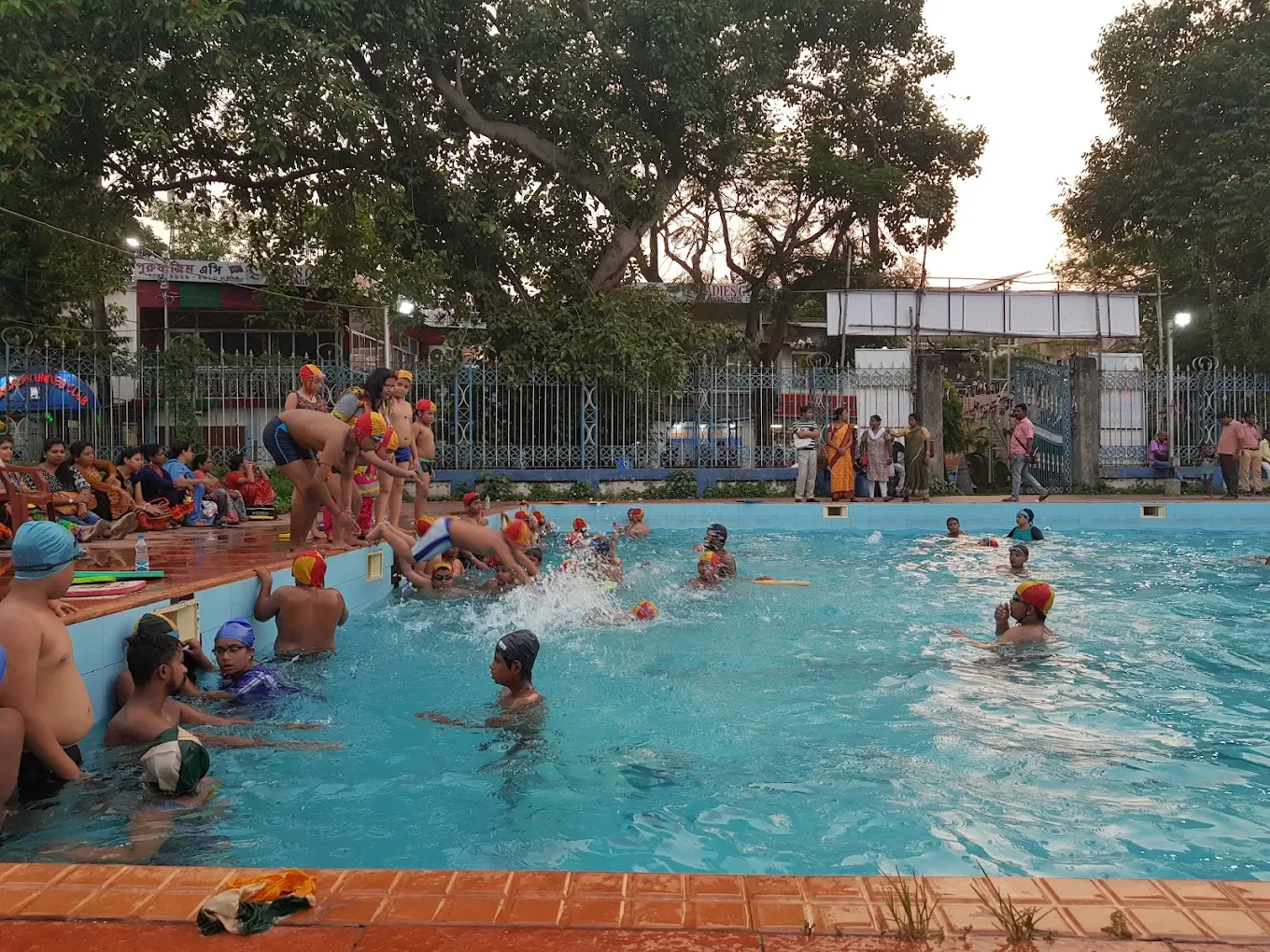 Deshbandhu Swimming & Athletic Club sports academy in Kolkata