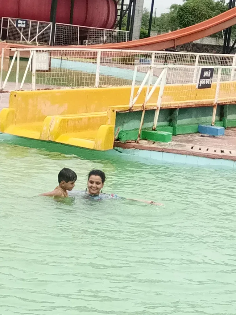 Paradise Swimming Pool Swimming academy photo