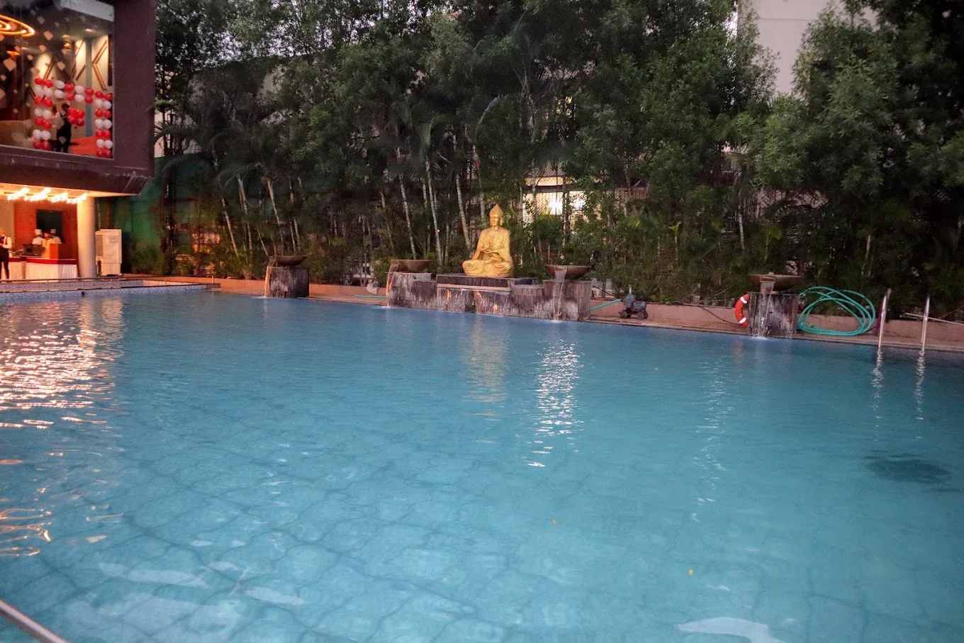 Waves Club sports academy in Vadodara