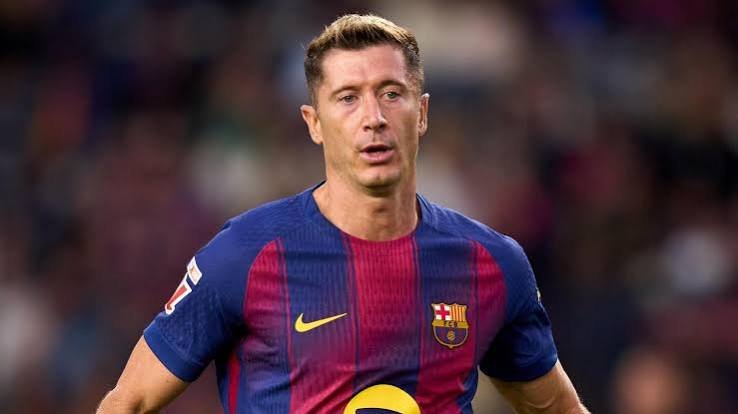 Has Robert Lewandowski Lost the Dressing Room? The Poland Captaincy Debate Explained